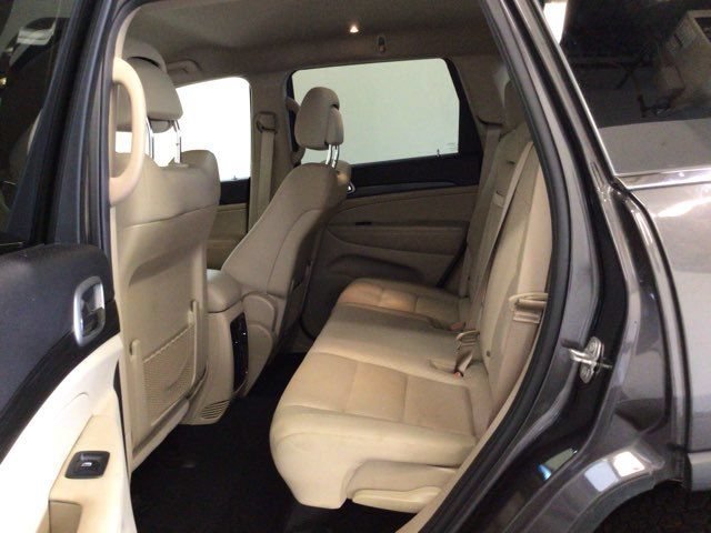 Used 2019 Jeep Grand Cherokee Laredo AWD/4WD image 14