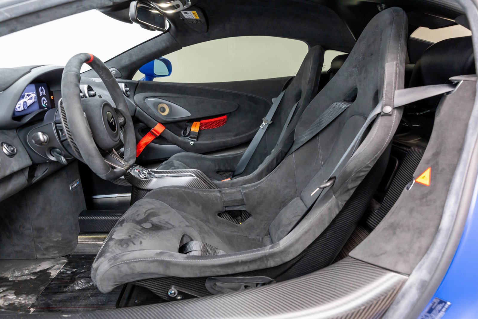 Used 2020 McLaren 620R RWD image 10