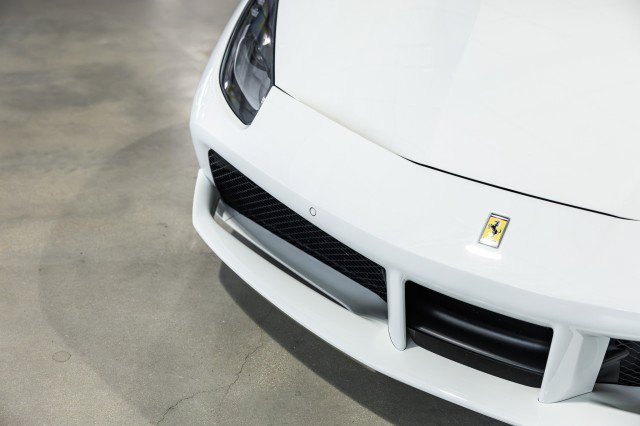 Used 2016 Ferrari 488 GTB RWD image 11