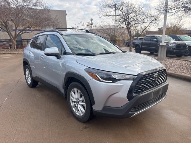 Certified 2024 Toyota Corolla Cross LE image 3