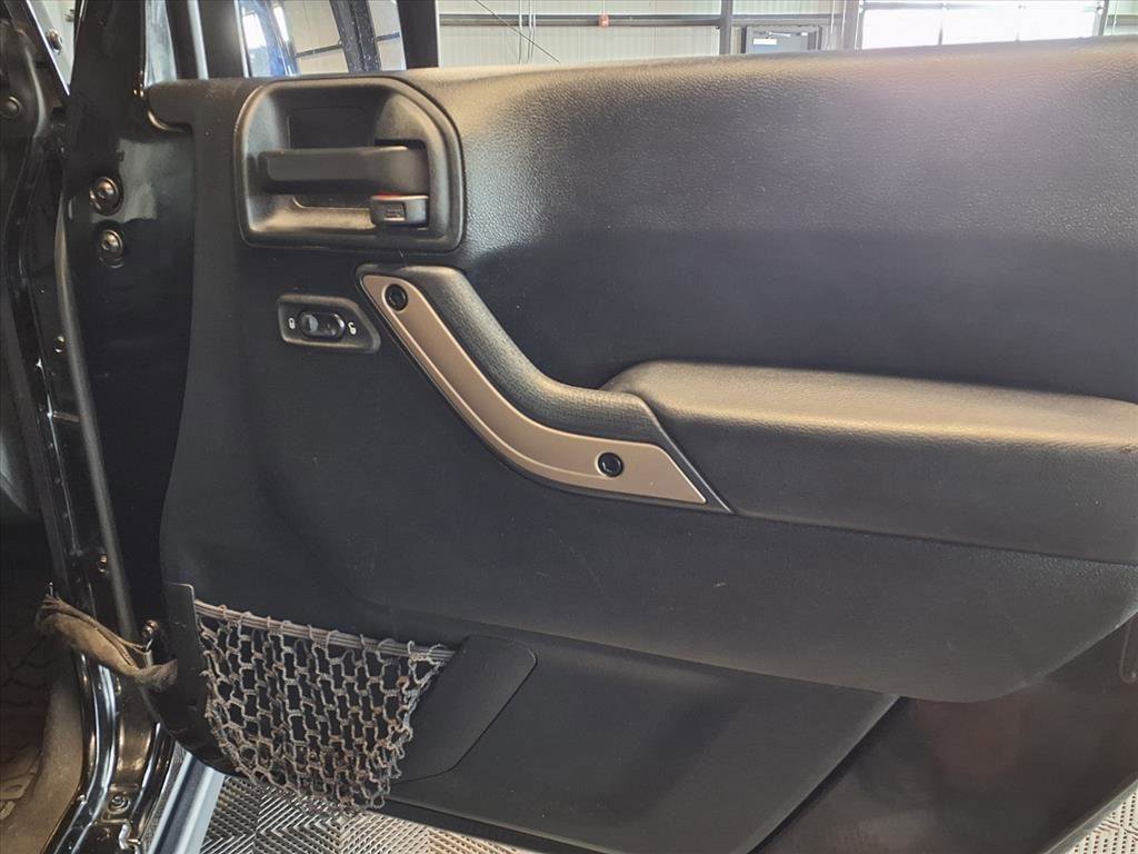 Used 2017 Jeep Wrangler 75th Anniversary image 13