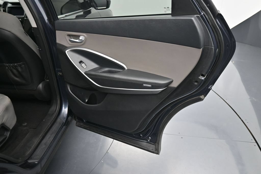 Used 2019 Hyundai Santa Fe XL SE AWD/4WD image 12