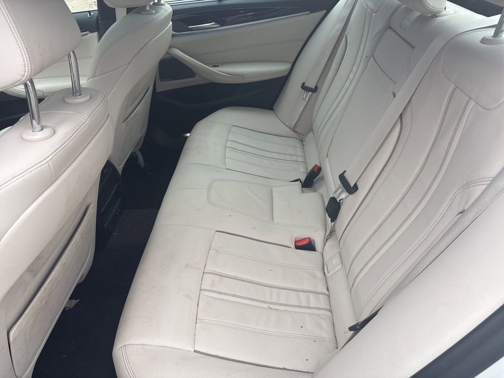 Used 2021 BMW 530e w/ Executive Package image 13