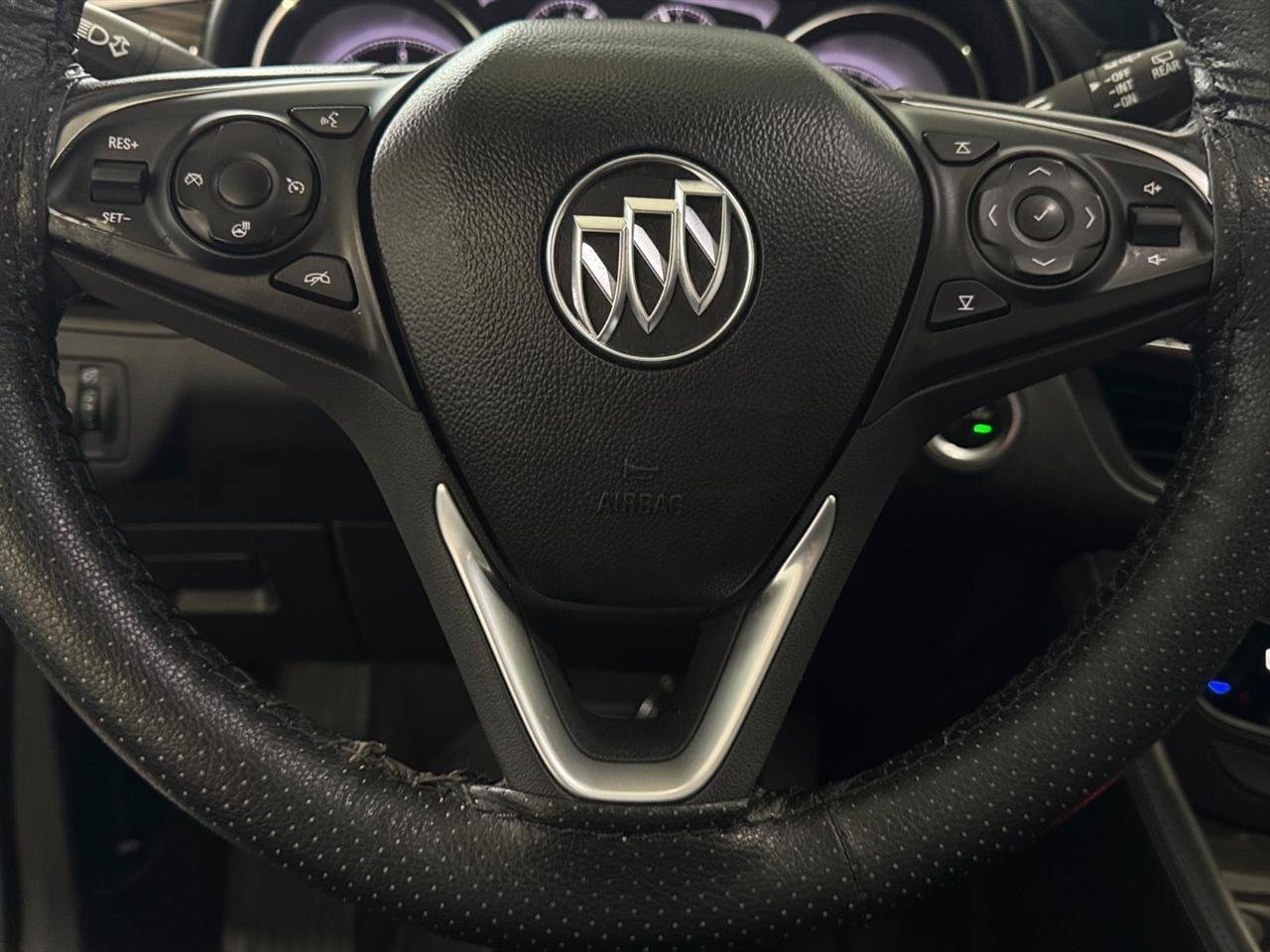 Used 2020 Buick Envision Essence AWD/4WD image 22