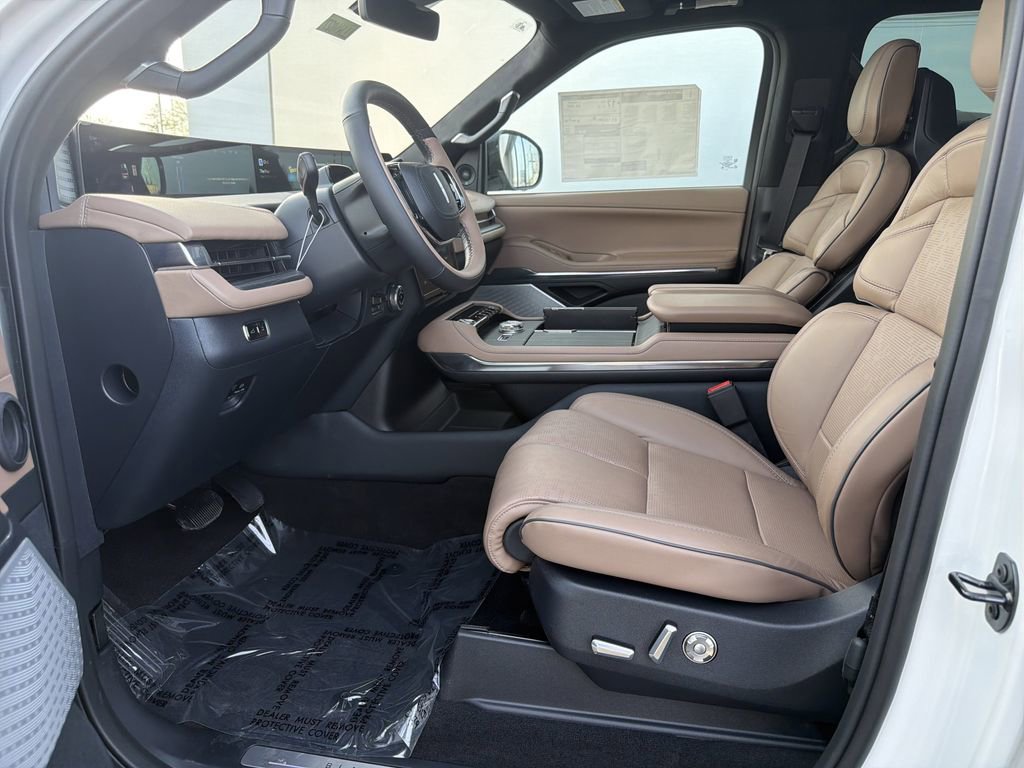 New 2025 Lincoln Navigator Black Label AWD/4WD image 5