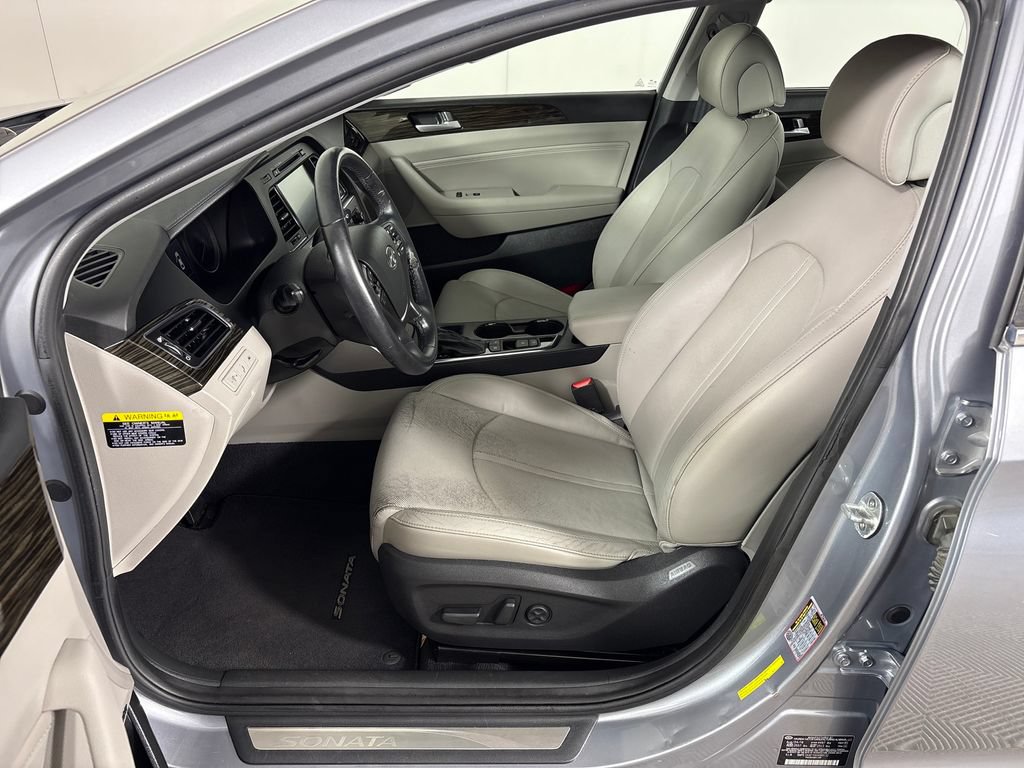 Used 2017 Hyundai Sonata Limited w/ Ultimate Package 04 FWD image 30