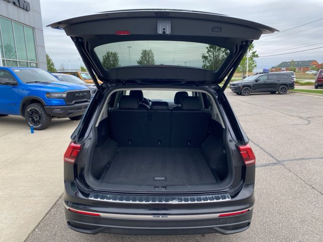 Used 2024 Volkswagen Tiguan Wolfsburg Edition AWD/4WD image 25