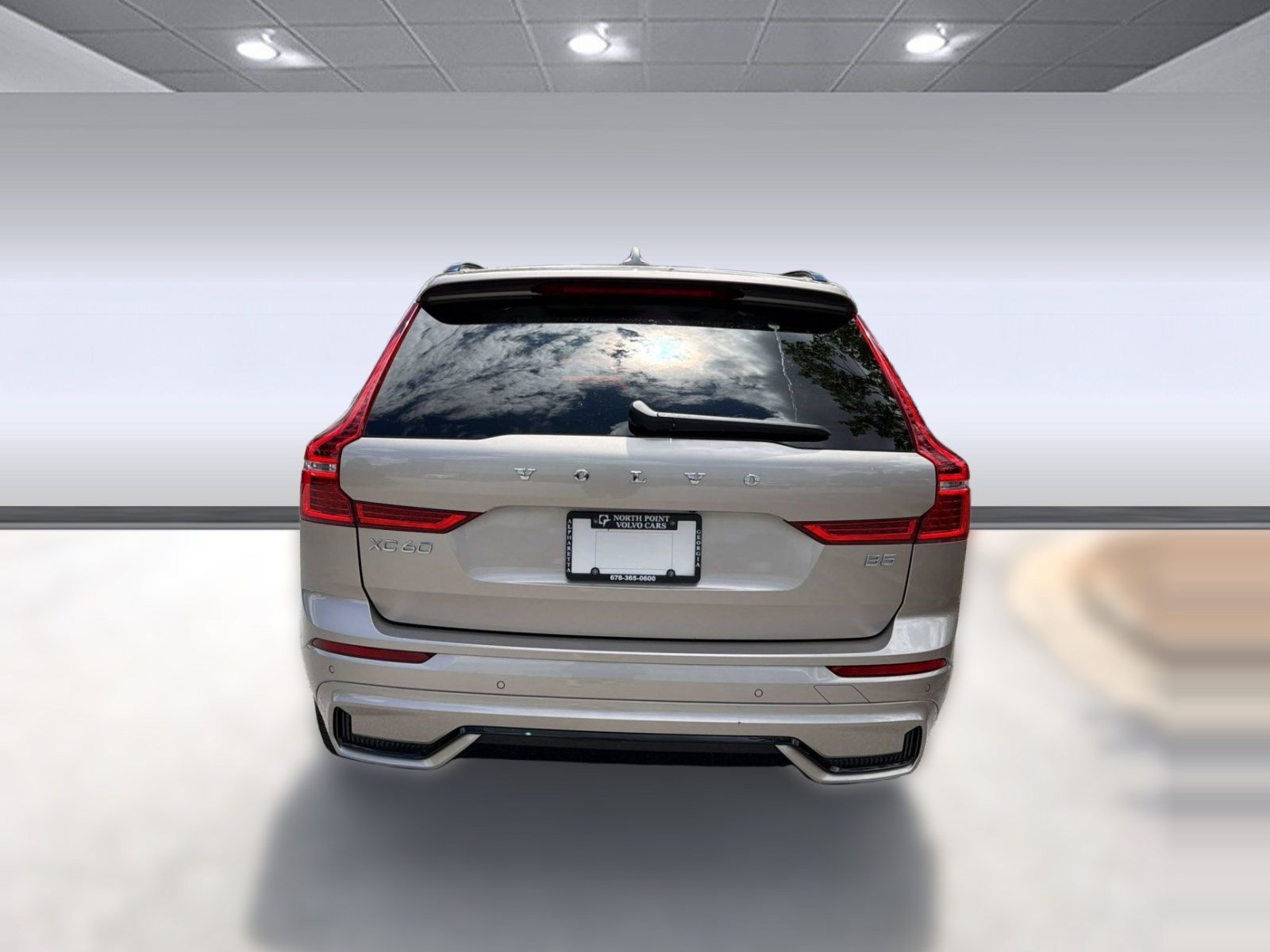 Certified 2023 Volvo XC60 B5 Plus w/ Climate Package FWD image 10
