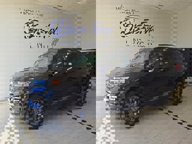 Used 2024 Ford Explorer XLT w/ Equipment Group 202A AWD/4WD image 1