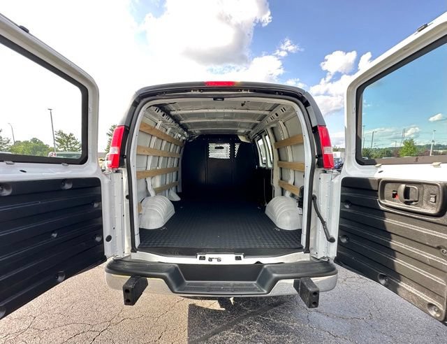 Used 2025 Chevrolet Express 2500 w/ Driver Convenience Package RWD image 13