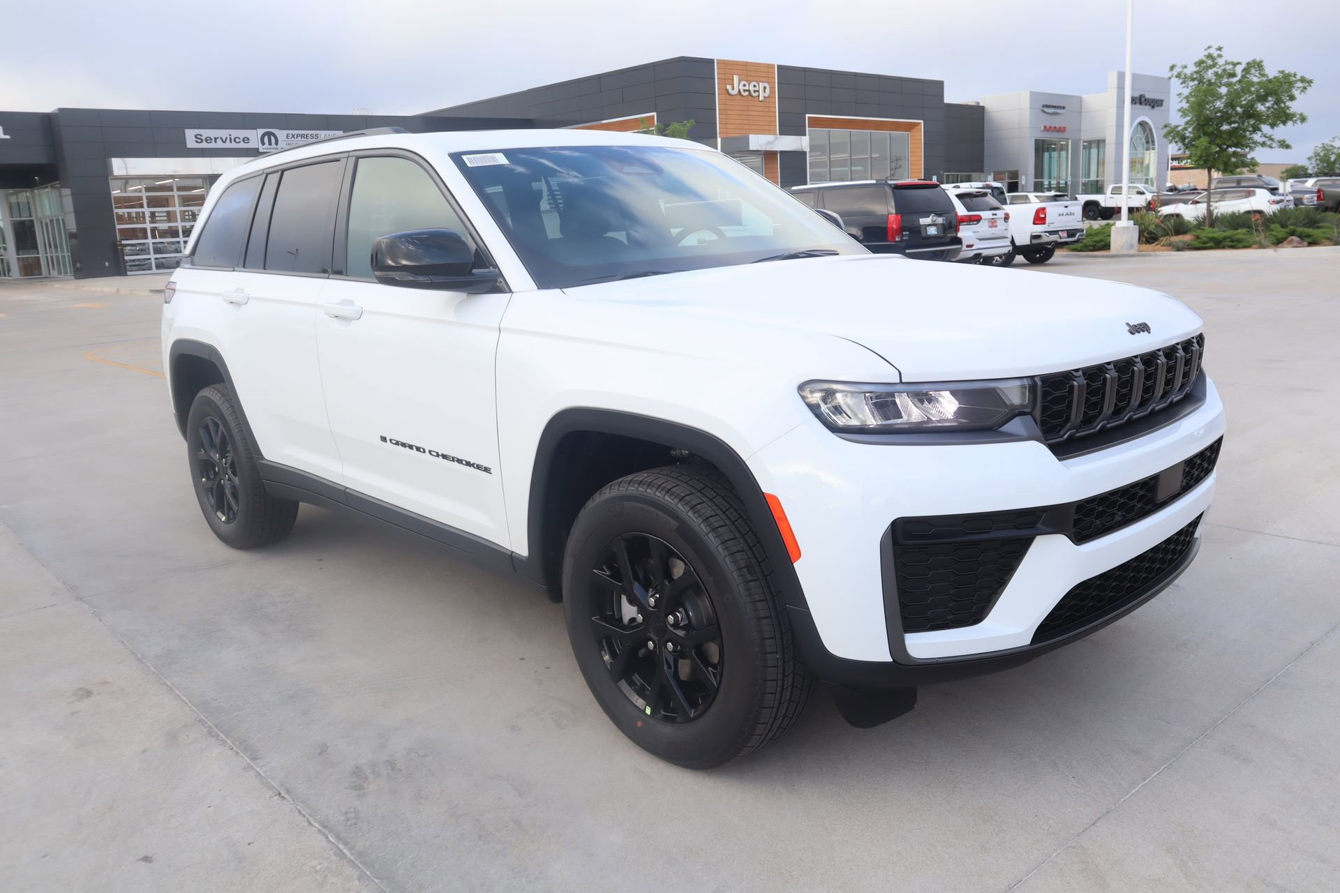 New 2026 Jeep Grand Cherokee Altitude