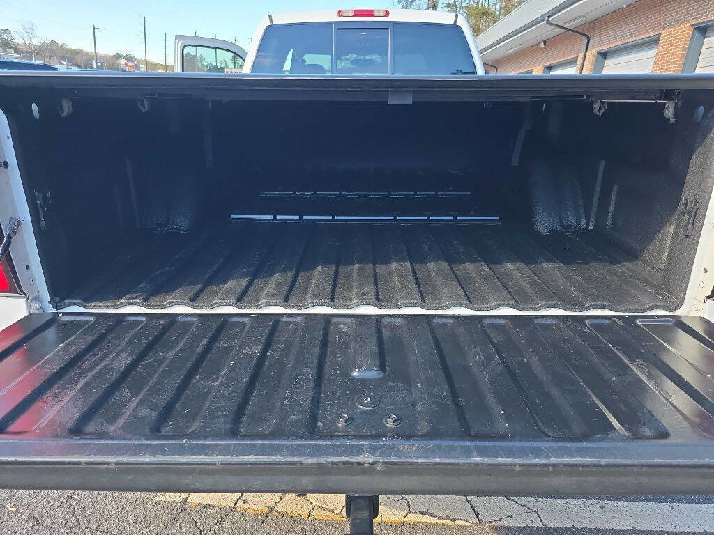 Used 2004 Chevrolet Silverado 3500 4x4 Crew Cab w/ Heavy-Duty Power Package image 33