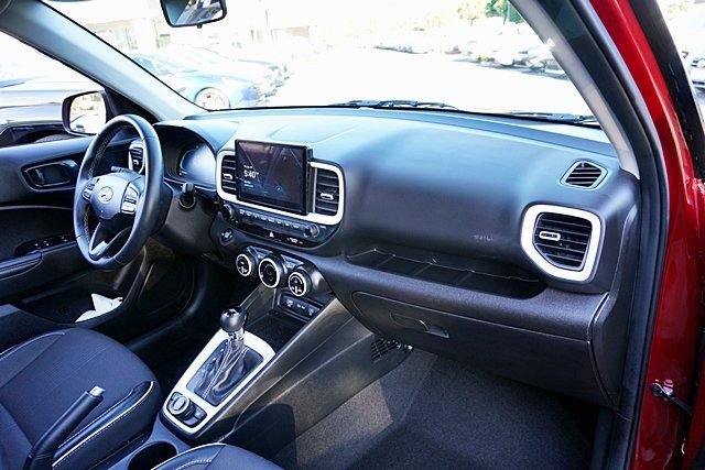 Certified 2025 Hyundai Venue Limited FWD image 10