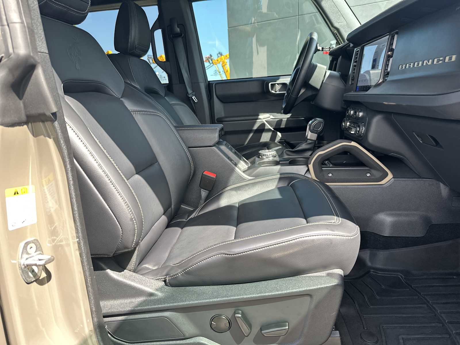 Used 2025 Ford Bronco Badlands AWD/4WD image 24