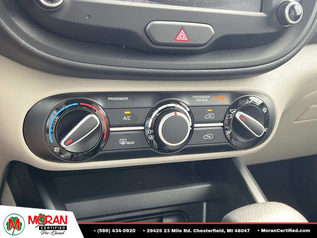 Used 2025 Kia Soul LX w/ LX Technology Package FWD image 21