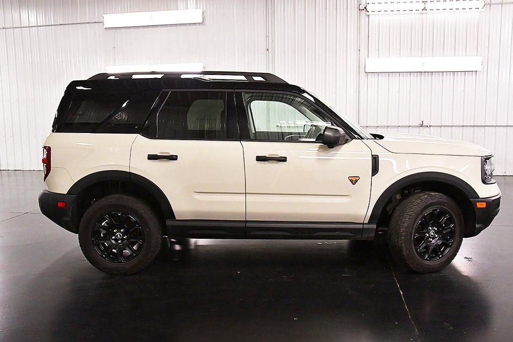 Used 2025 Ford Bronco Sport Badlands image 8