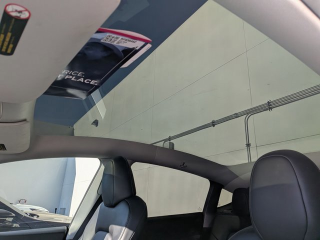 Used 2024 Tesla Model Y Performance image 16