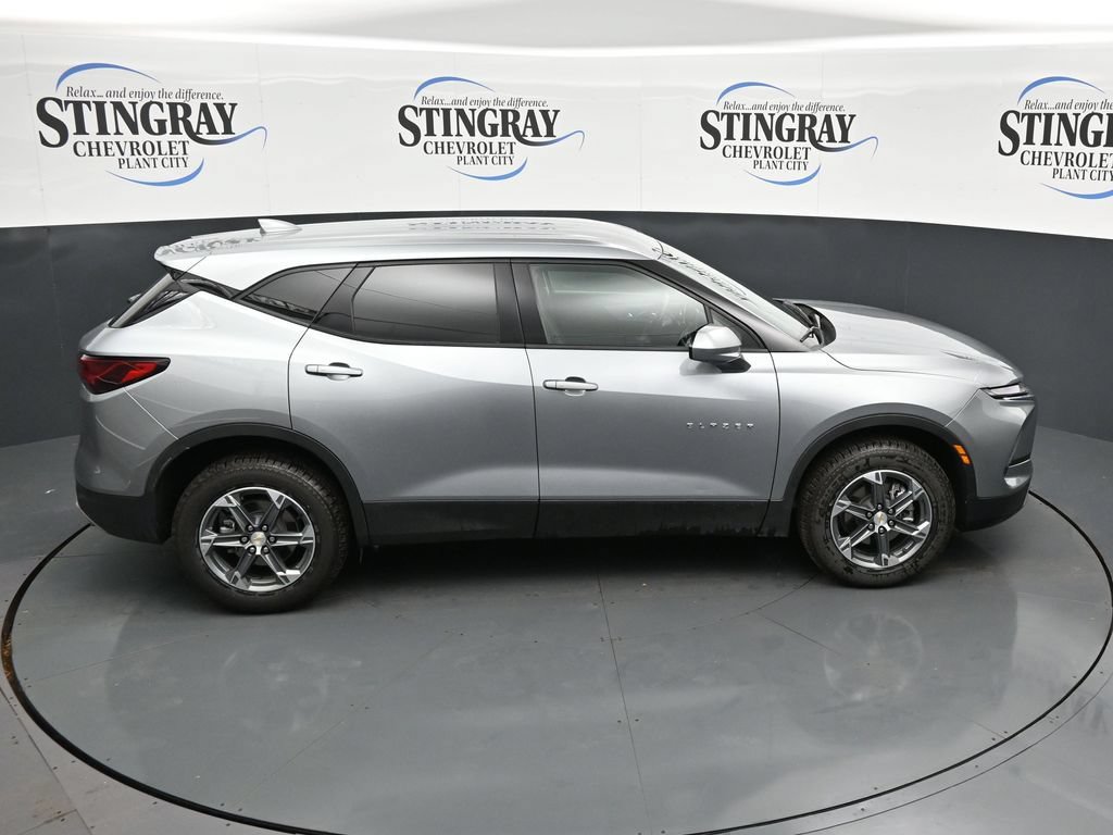 Used 2025 Chevrolet Blazer LT FWD image 25