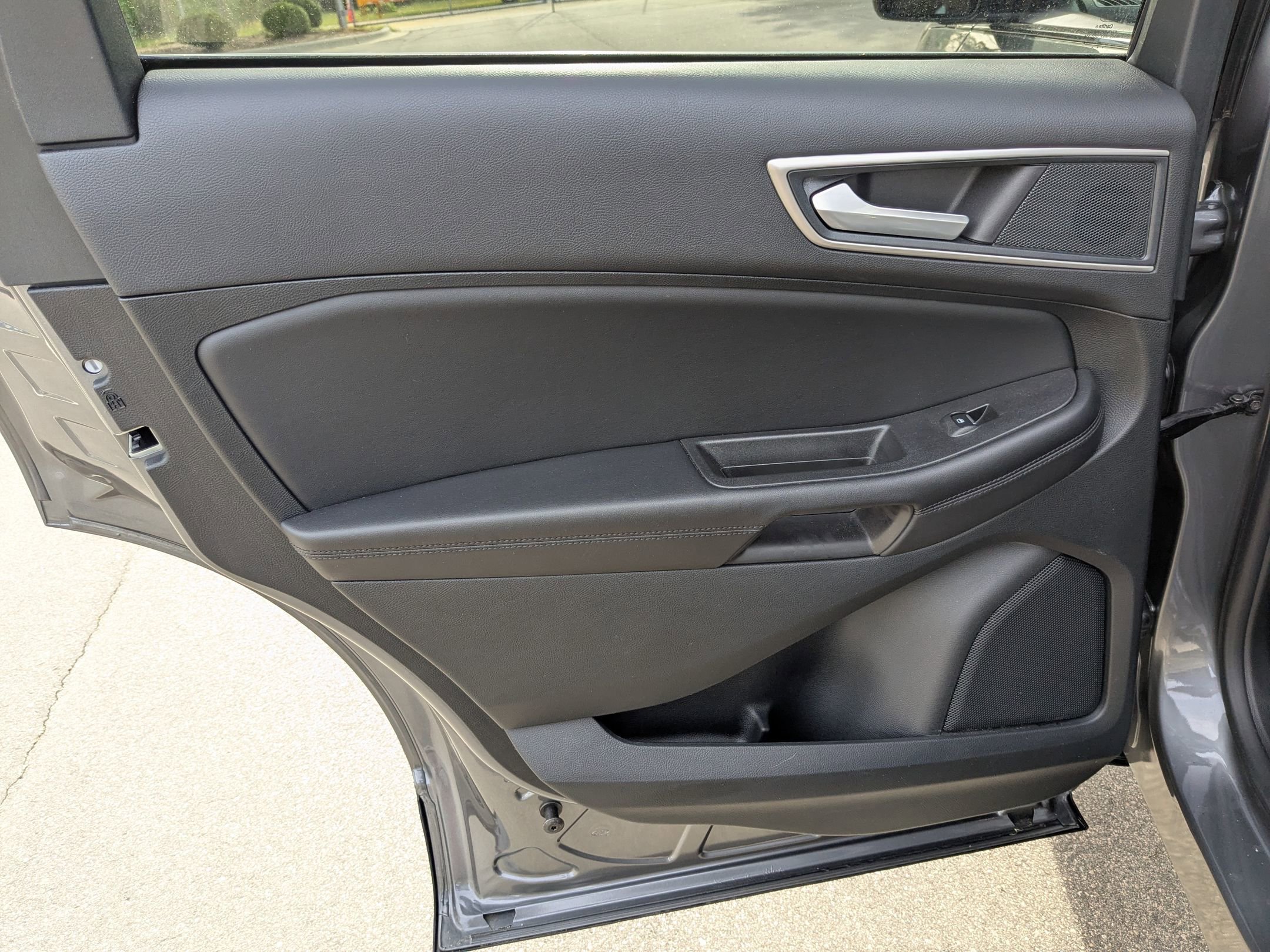 Used 2024 Ford Edge SEL w/ Convenience Package image 32