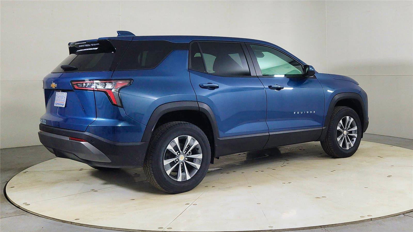 Used 2026 Chevrolet Equinox LT image 7
