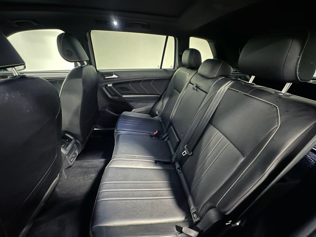 Used 2022 Volkswagen Tiguan SE R-Line AWD/4WD image 16