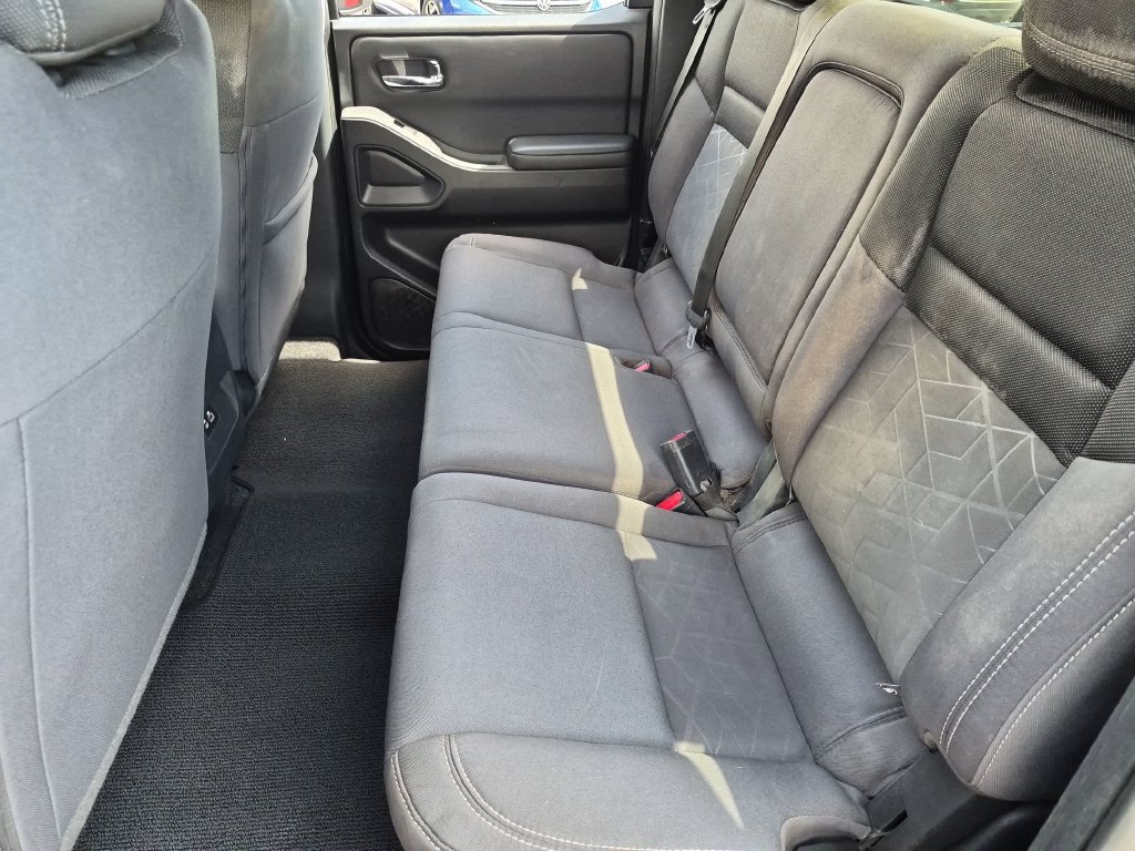 Used 2025 Nissan Frontier SV RWD image 27