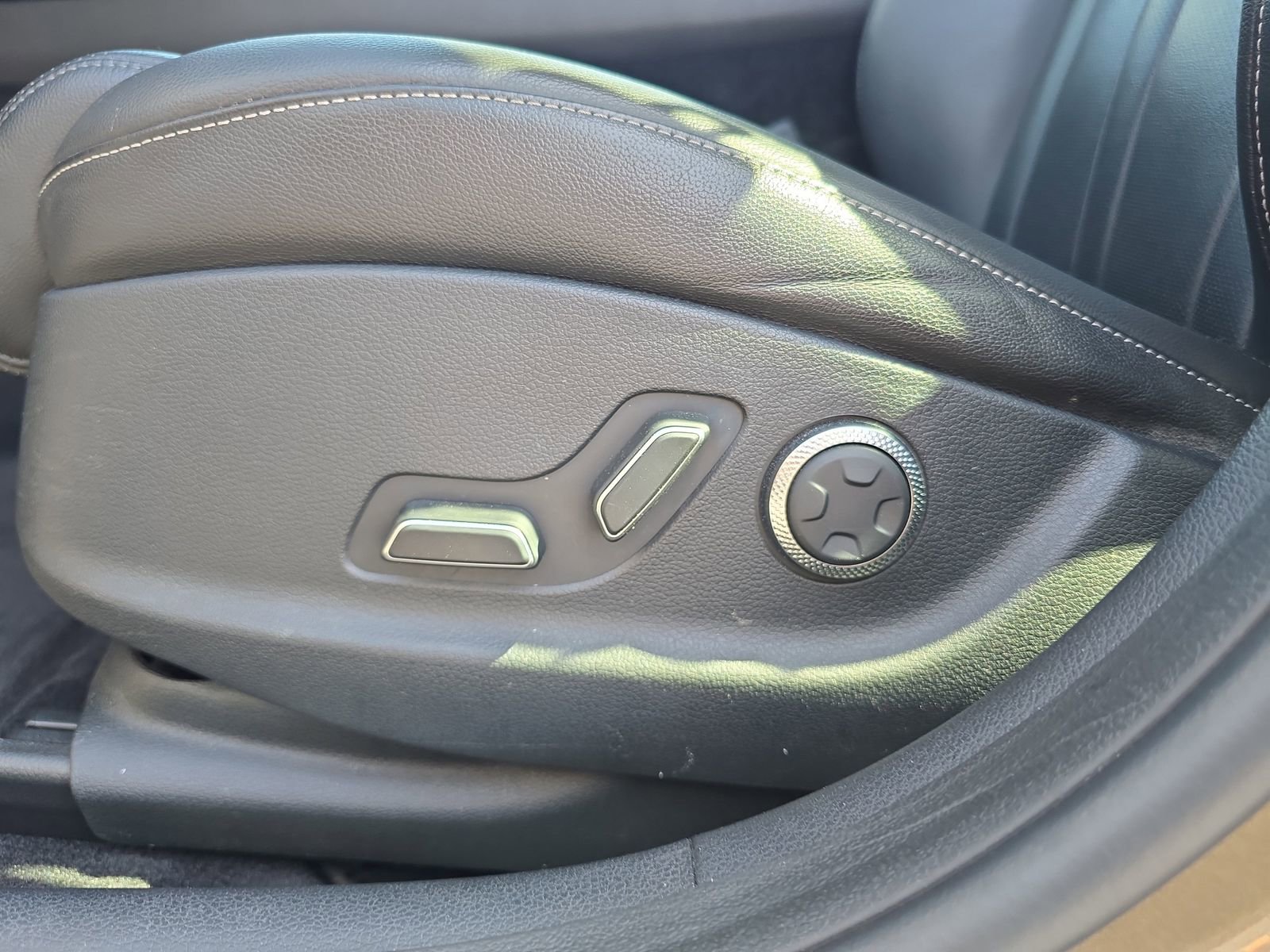 Used 2023 Genesis G80 2.5T AWD/4WD image 16