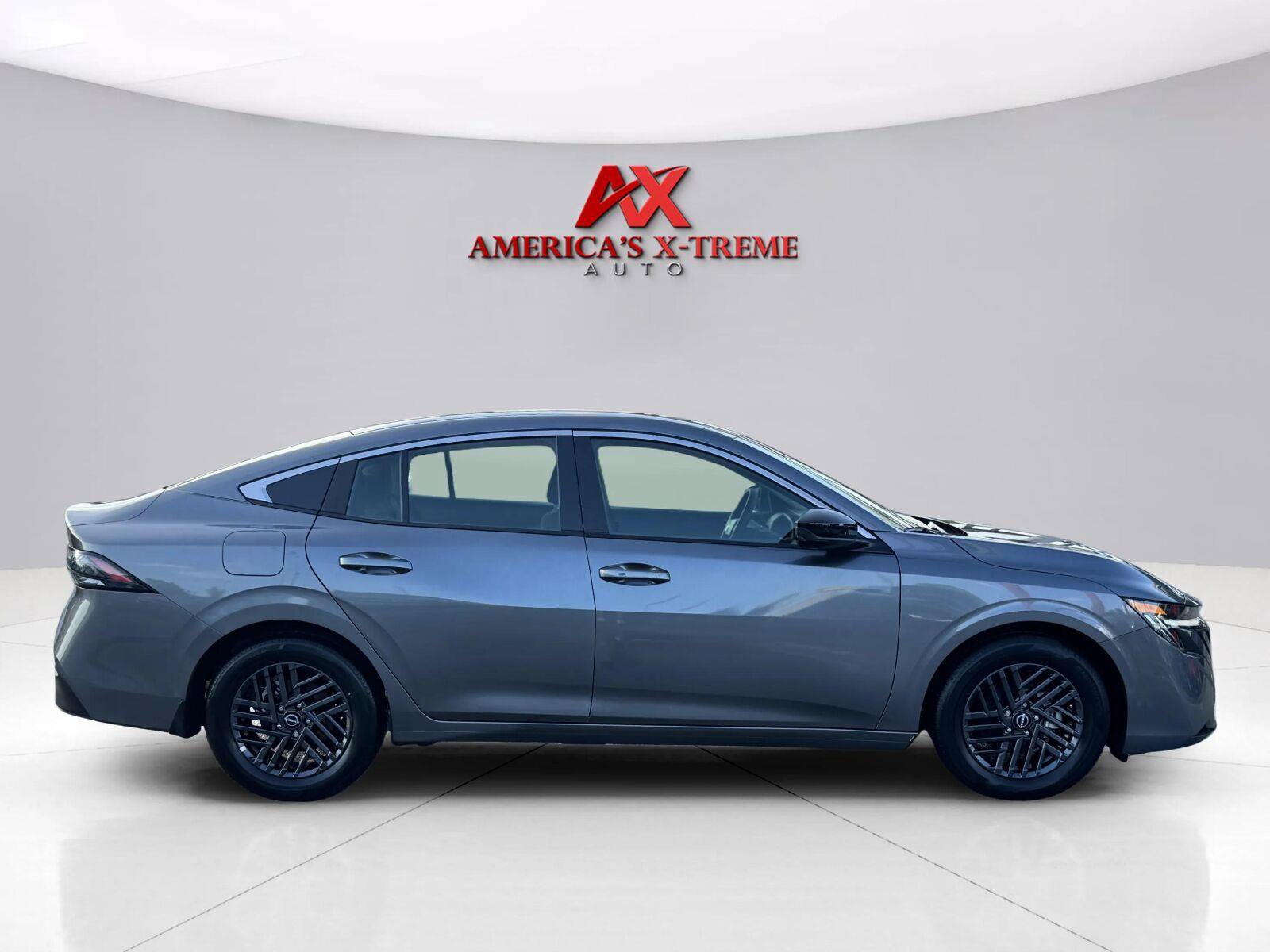 Used 2026 Nissan Sentra SV w/ SV Convenience Package FWD image 7