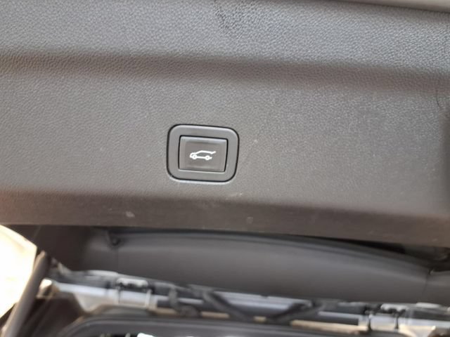 Used 2024 GMC Yukon Denali w/ Advanced Technology Package AWD/4WD image 26