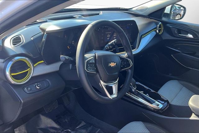 Used 2025 Chevrolet Trax LT w/ Driver Confidence Package image 12