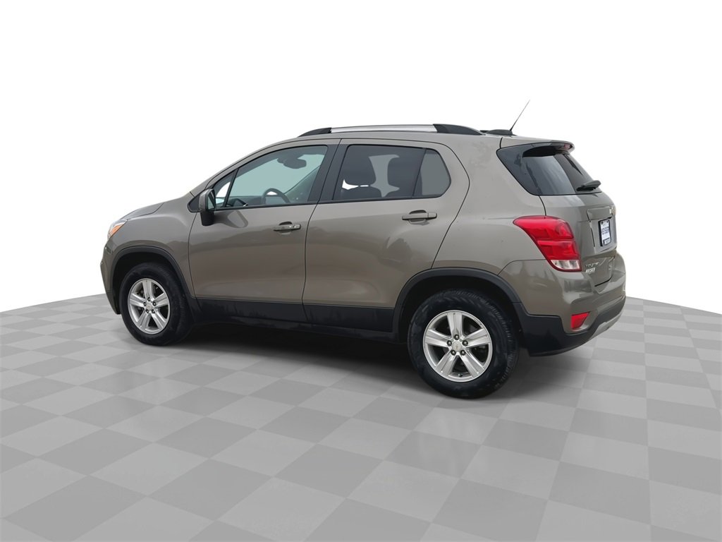 Used 2022 Chevrolet Trax LT w/ LT Convenience Package image 6