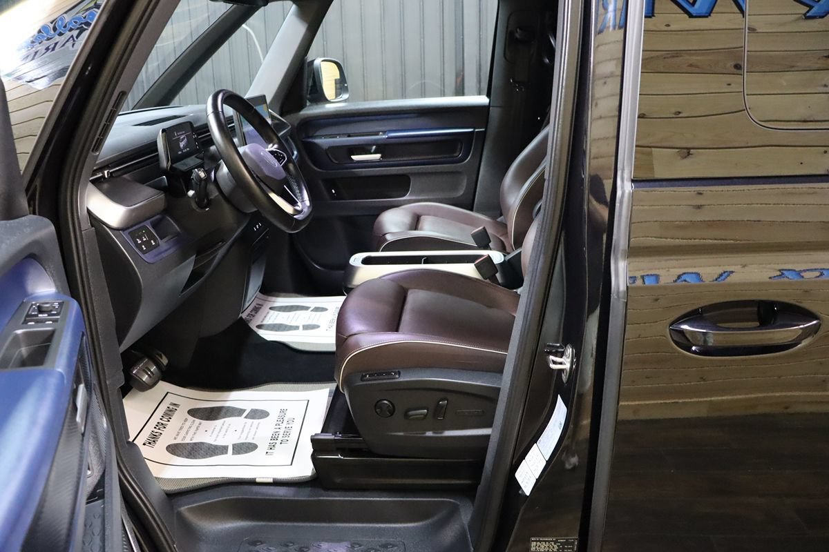 Used 2025 Volkswagen ID. Buzz Pro S RWD image 36
