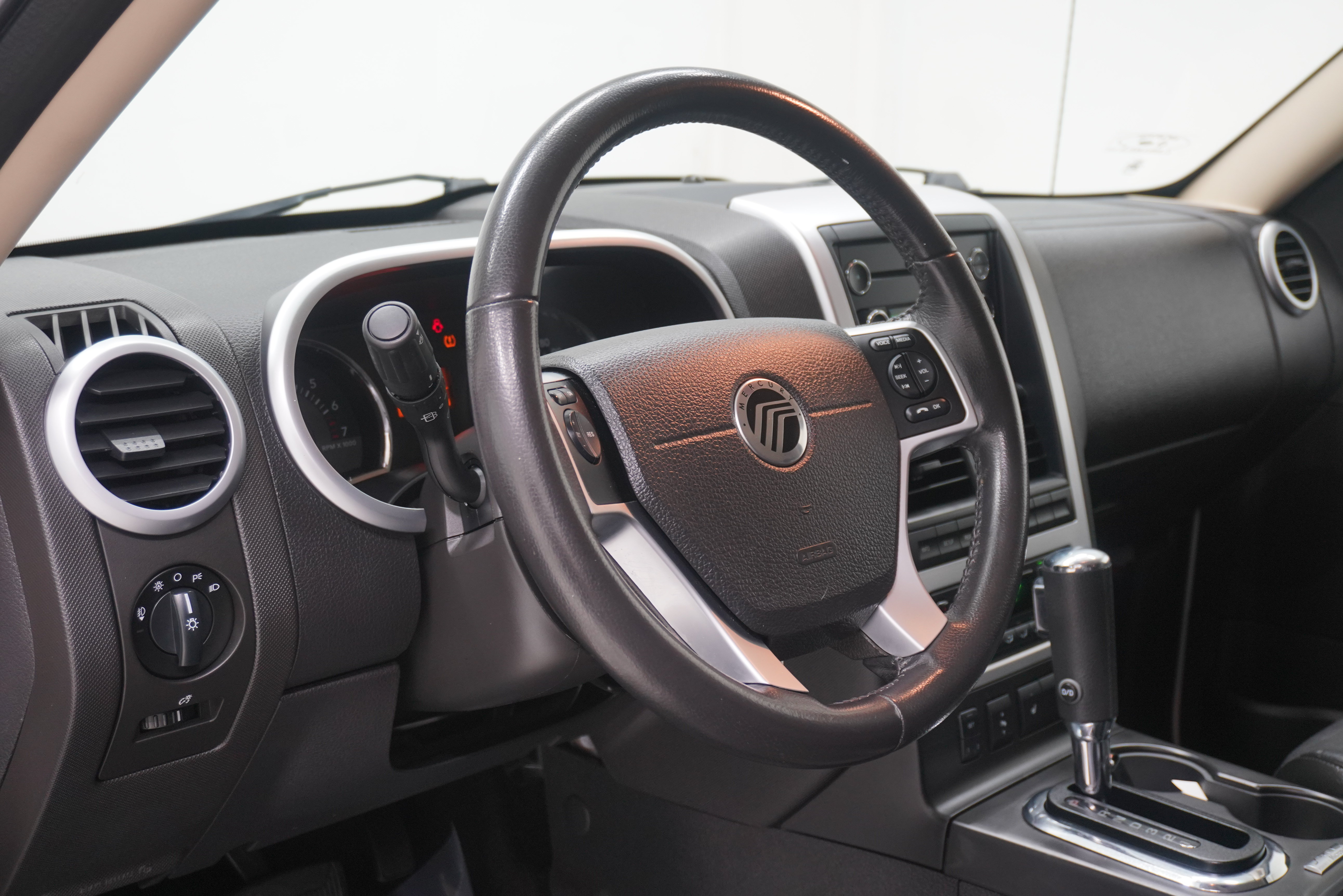 Used 2010 Mercury Mountaineer 2WD image 10
