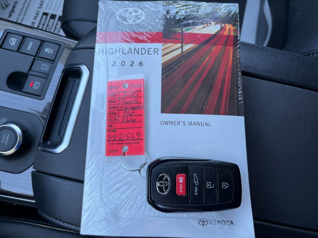 New 2026 Toyota Highlander Platinum AWD/4WD image 9