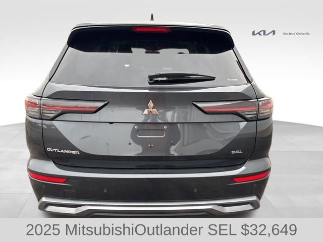 Used 2025 Mitsubishi Outlander SEL image 7