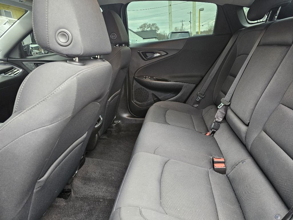 Used 2017 Chevrolet Malibu LT image 29