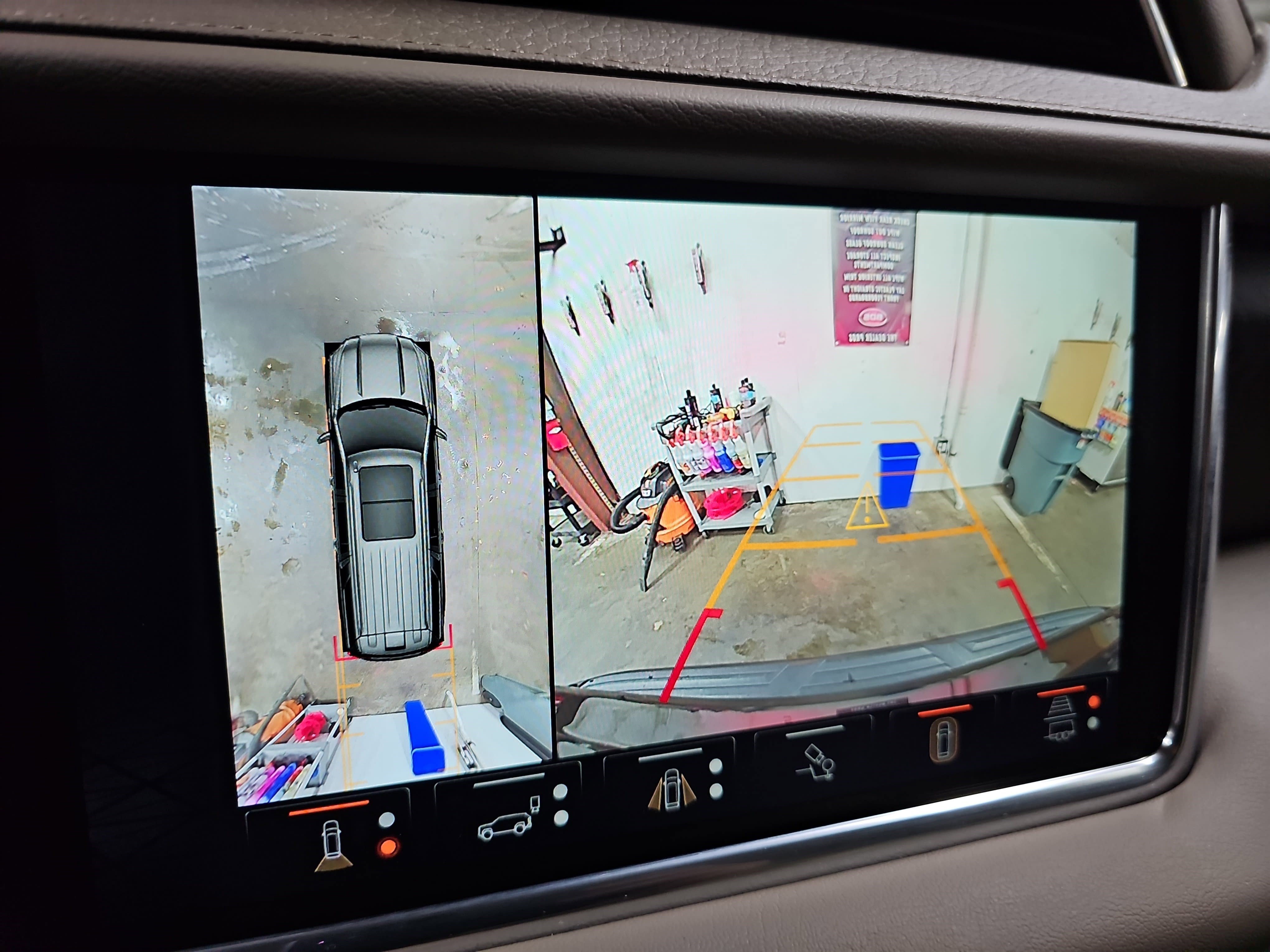 Used 2024 GMC Yukon Denali w/ Advanced Technology Package image 25