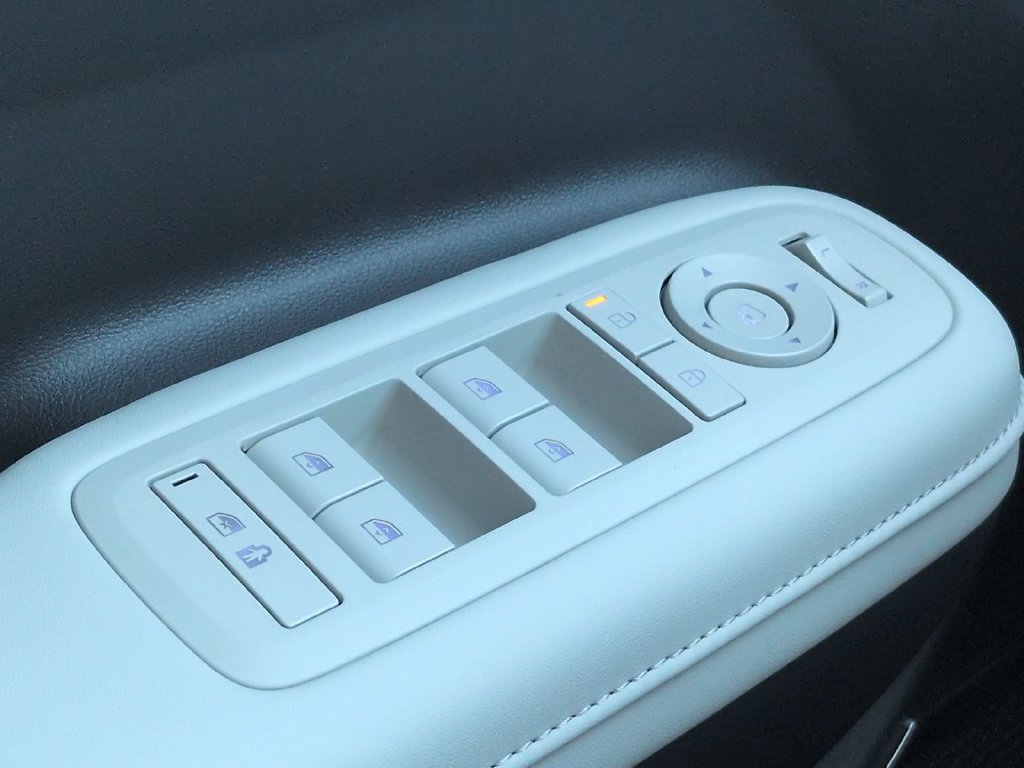 New 2027 Hyundai Santa Fe Calligraphy FWD image 39