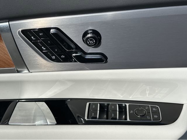 New 2026 Cadillac Vistiq Luxury AWD/4WD image 34