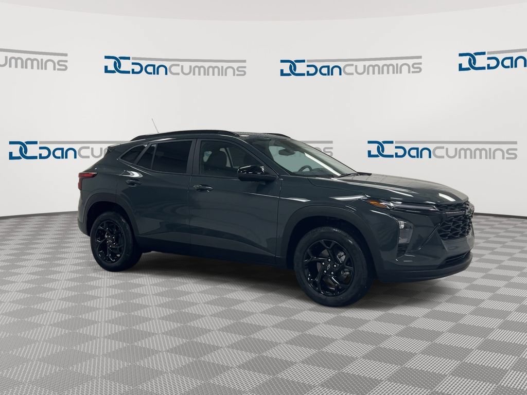 New 2026 Chevrolet Trax LT w/ Driver Confidence Package FWD image 2