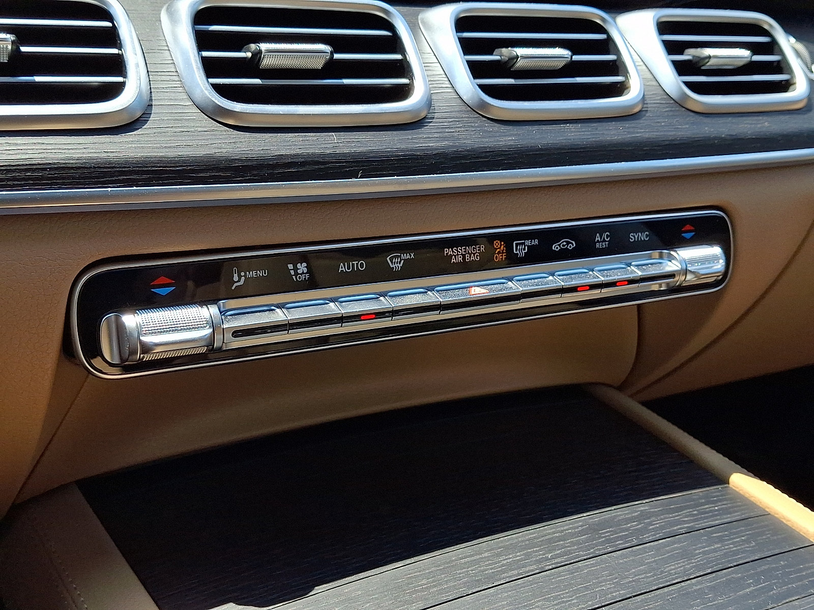 Certified 2026 Mercedes-Benz GLS 450 4MATIC image 18