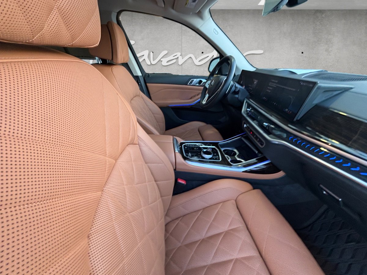 Used 2024 BMW X7 xDrive40i w/ Executive Package image 29
