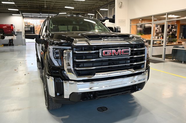 New 2026 GMC Sierra 2500 SLT w/ SLT Premium Package image 3
