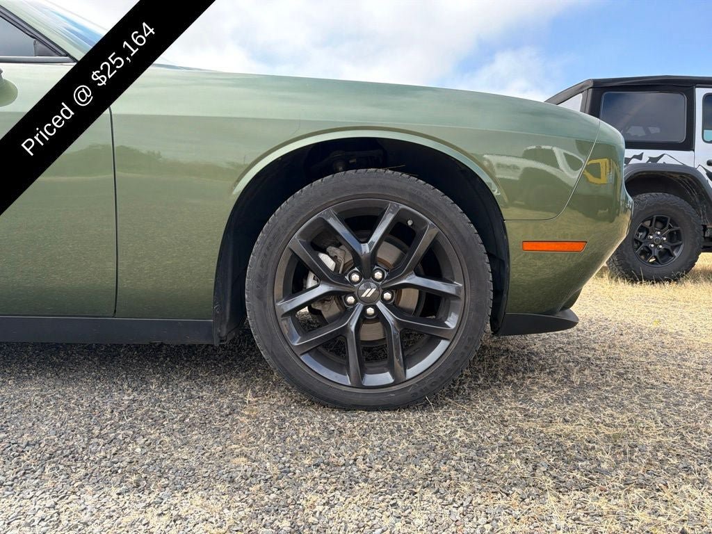 Used 2022 Dodge Challenger SXT w/ Blacktop Package RWD image 4