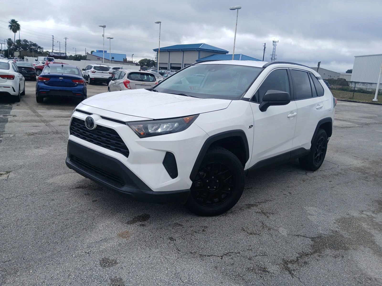 Used 2020 Toyota RAV4 LE image 2