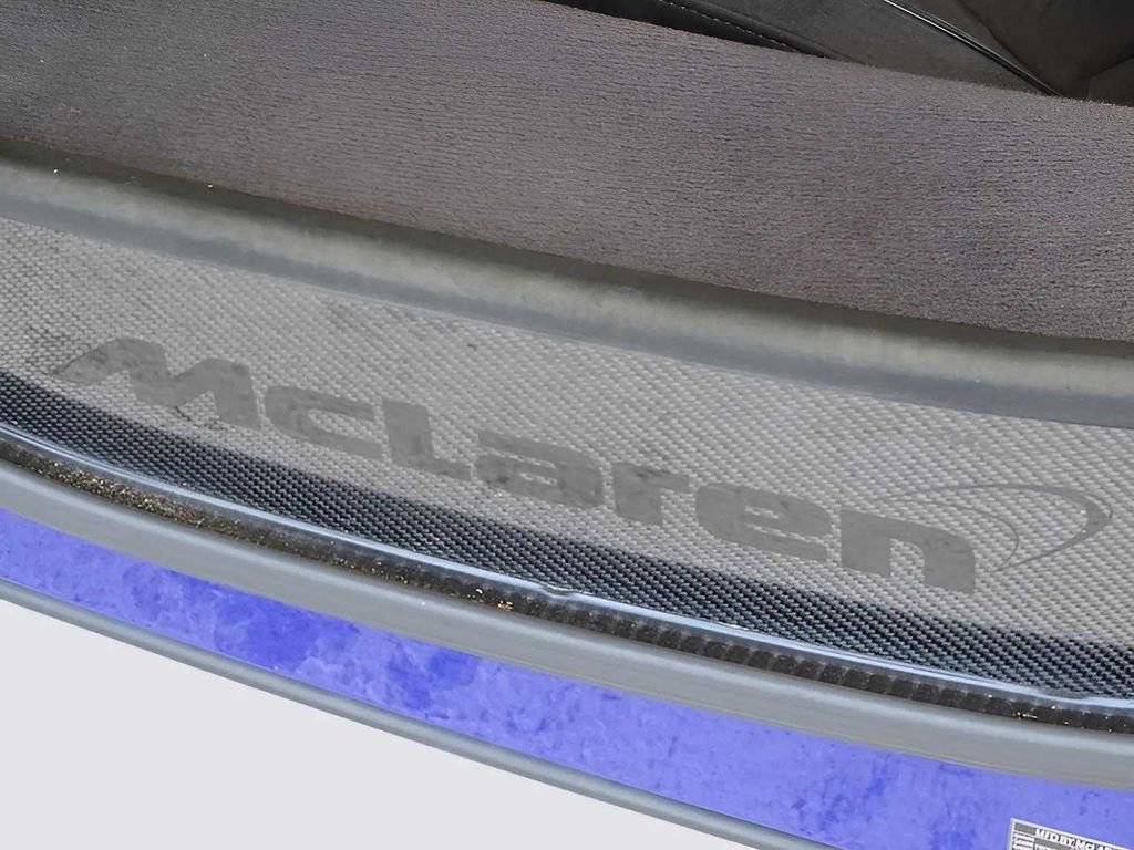 Used 2015 McLaren 650S Spider image 21