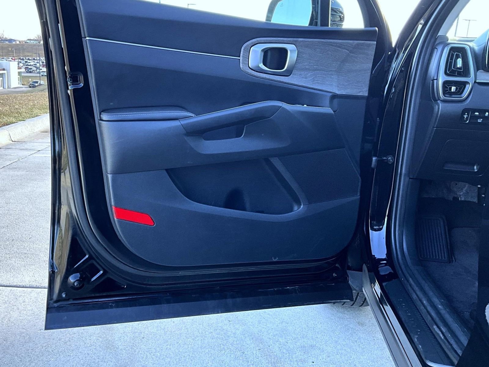 Used 2023 Kia Sorento X-Line EX image 9