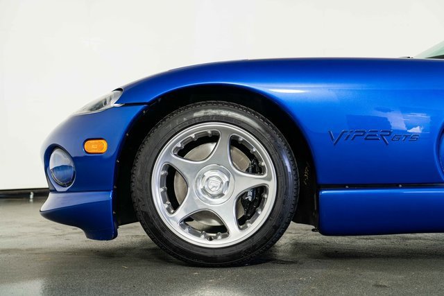 Used 1996 Dodge Viper GTS image 12