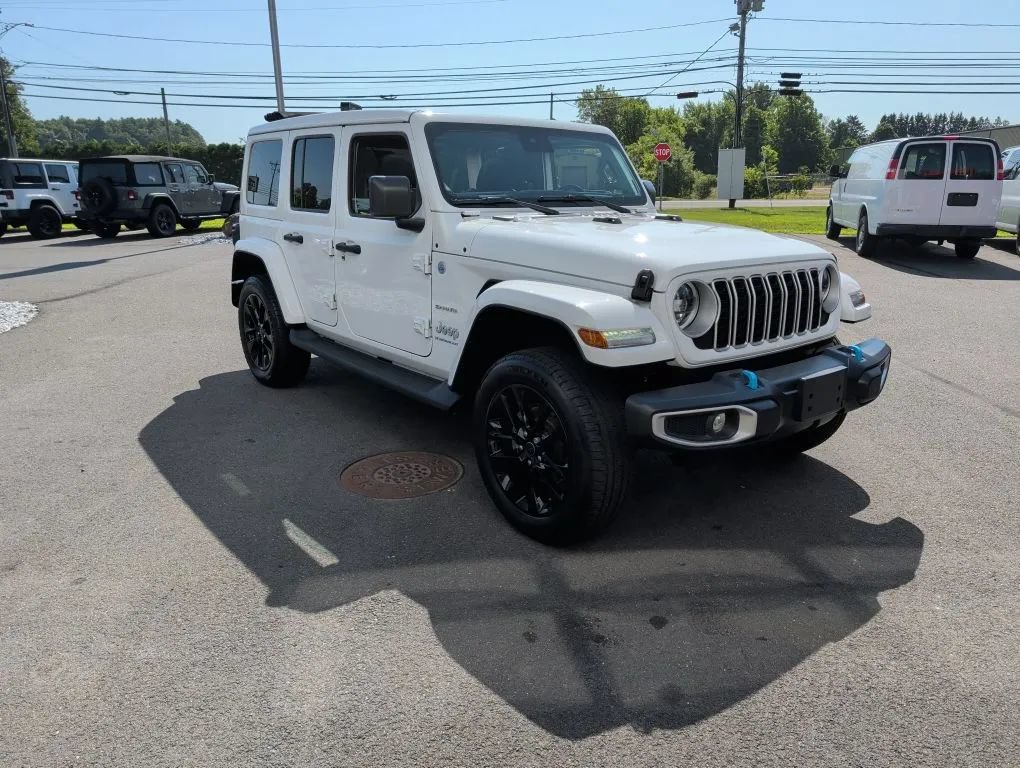 Used 2024 Jeep Wrangler Unlimited Sahara w/ Safety Group AWD/4WD image 19