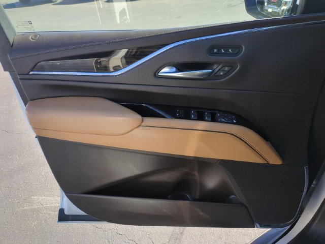 Used 2021 Cadillac Escalade Premium Luxury w/ Performance Package AWD/4WD image 11